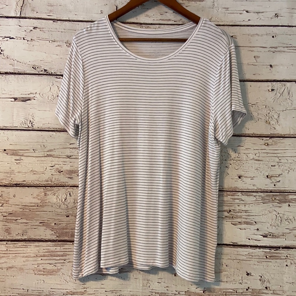 🌻5/$25🌻Apt 9 White Striped T-Shirt